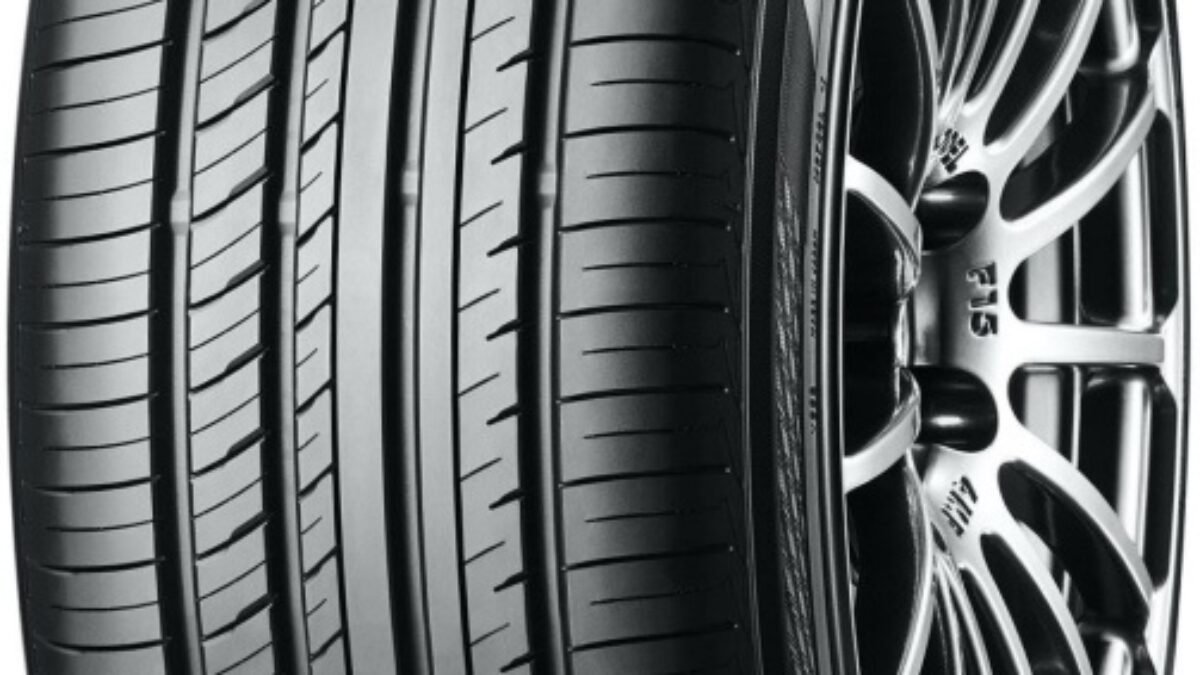 Yokohama 225/55R17 97W ADVAN DB Decibel V551 -